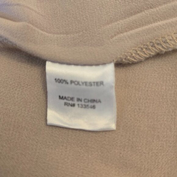 CROSBY. TAN SLEEVELESS TANK FULLY LINED VNECK SIZE LARGE LIGHTWEIGHT BEADED BOLO - Picture 8 of 11